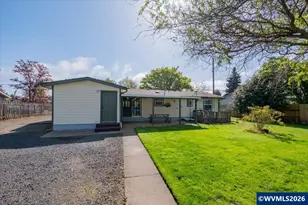 220 View Ln, Lebanon, OR 97355 - Photo 35