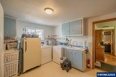 220 View Ln, Lebanon, OR 97355 - Photo 31