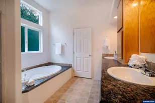 125 SE Whalesong Dr, Depoe Bay, OR 97341 - Photo 37