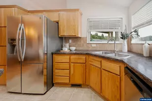 125 SE Whalesong Dr, Depoe Bay, OR 97341 - Photo 27