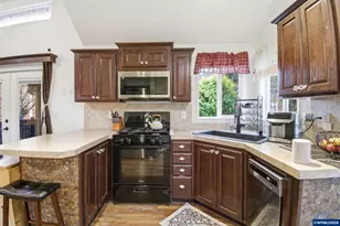 8372 Enchanted (#193) Wy SE, Turner, OR 97392 - Photo 9