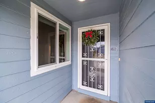 1586 Cherry Bloom Ct SE, Salem, OR 97317 - Photo 3