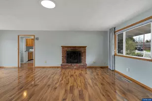 4280 Pullman Ave SE, Salem, OR 97302 - Photo 9