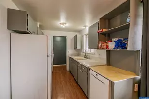 31666 S 5th St, Lebanon, OR 97355 - Photo 17