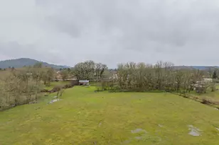 31666 S 5th St, Lebanon, OR 97355 - Photo 5