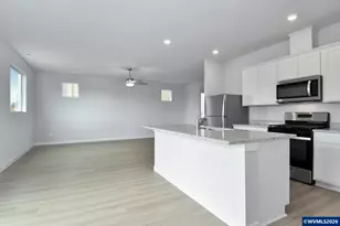 1355 Owl Ave, Woodburn, OR 97071 - Photo 7