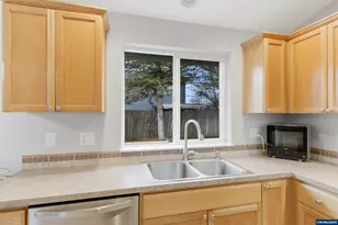 1194 S 6th St, Independence, OR 97351 - Photo 21