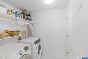 1194 S 6th St, Independence, OR 97351 - Photo 25