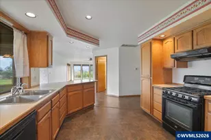 6593 Rippling Brook Dr SE, Salem, OR 97317 - Photo 9