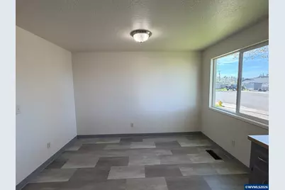 3328 Foxglove St, Lebanon, OR 97355 - Photo 3