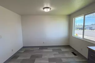 3328 Foxglove St, Lebanon, OR 97355 - Photo 3