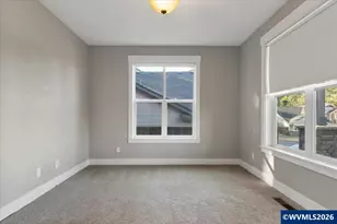 1624 York Butte Ave SE, Salem, OR 97306 - Photo 9