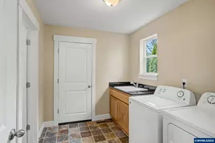 979 Ratcliff Dr SE, Salem, OR 97302 - Photo 17