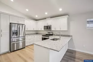 1654 SE Salmonberry Ave, Dallas, OR 97338 - Photo 9