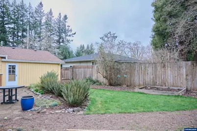 4280 Lilly Av SE, Salem, OR 97302 - Photo 37