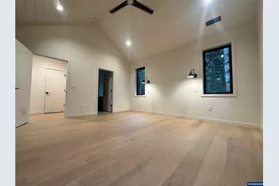 19850 Winters Hill Rd, Silverton, OR 97381 - Photo 11