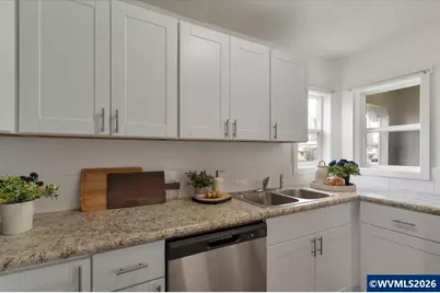 809 SW Ash St, Dallas, OR 97338 - Photo 11