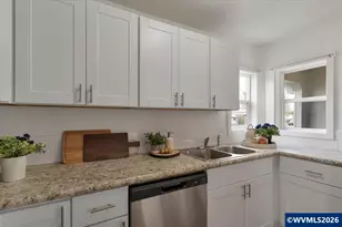 809 SW Ash St, Dallas, OR 97338 - Photo 11