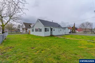 809 SW Ash St, Dallas, OR 97338 - Photo 1