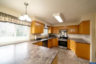 5940 Macleay Rd SE, Salem, OR 97317 - Photo 7