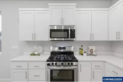 1434 Gladiola Dr, Junction City, OR 97448 - Photo 11