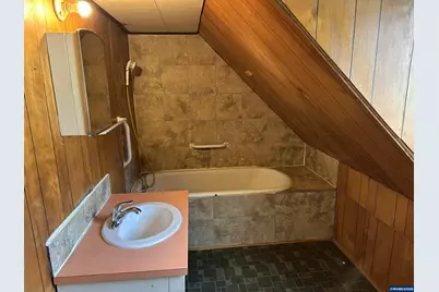 475 NE Alder St, Mill City, OR 97360 - Photo 11