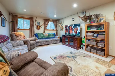 28383 Pleasant Valley Rd, Sweet Home, OR 97386 - Photo 19