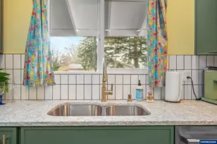 1615 NW 17th St, Corvallis, OR 97330 - Photo 13