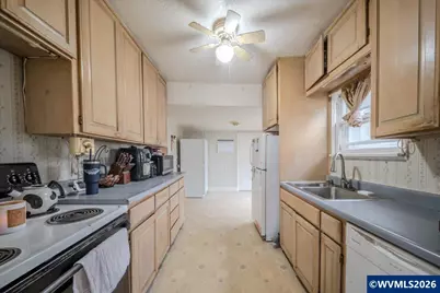 860 Marks Dr NE, Keizer, OR 97303 - Photo 9