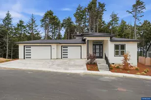 713 SE 42nd Pl, Newport, OR 97366 - Photo 29