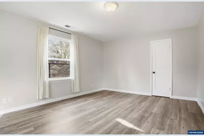 910 Ford St SE, Salem, OR 97301 - Photo 11
