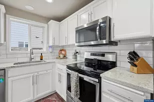 3422 NE Harvest Dr Dr, McMinnville, OR 97128 - Photo 7