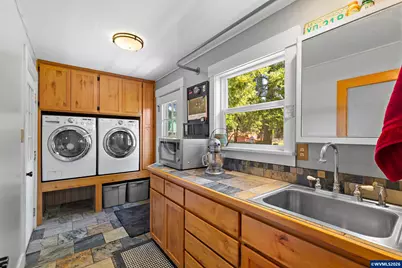 34931 Meridian Rd, Lebanon, OR 97355 - Photo 17