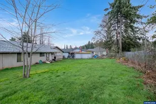 1360 Sunset Ln, Sweet Home, OR 97386 - Photo 15
