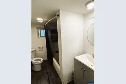 1547 Oak St SE, Salem, OR 97301 - Photo 9