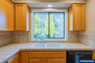 695 Fairview Av SE, Salem, OR 97302 - Photo 13