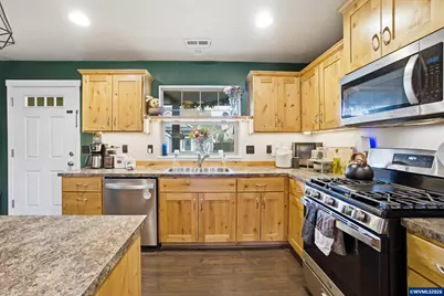 226 NW Sagan Lp, Sheridan, OR 97378 - Photo 7