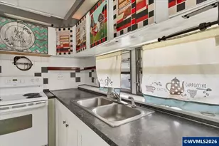 5422 Portland Rd NE, Salem, OR 97305 - Photo 13