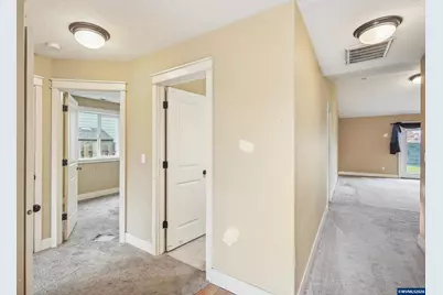 1055 SE Millright Av, McMinnville, OR 97128 - Photo 9