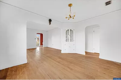 923 SW Ellis St, Dallas, OR 97338 - Photo 7