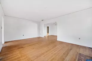 923 SW Ellis St, Dallas, OR 97338 - Photo 5