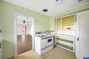 923 SW Ellis St, Dallas, OR 97338 - Photo 11