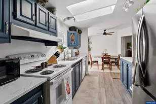 1201 SW 28th St, Redmond, OR 97756 - Photo 17