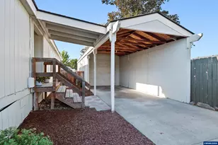 1201 SW 28th St, Redmond, OR 97756 - Photo 3