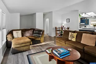 1201 SW 28th St, Redmond, OR 97756 - Photo 9