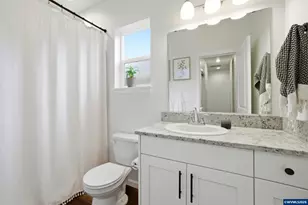 1631 SE Salmonberry Ave, Dallas, OR 97338 - Photo 11