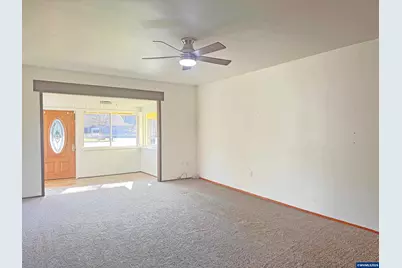 6898 Thurston Rd, Springfield, OR 97478 - Photo 5