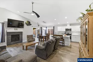 806 Wassom St, Lebanon, OR 97355 - Photo 9