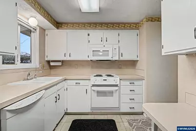 2160 Santiam Dr, Woodburn, OR 97071 - Photo 11