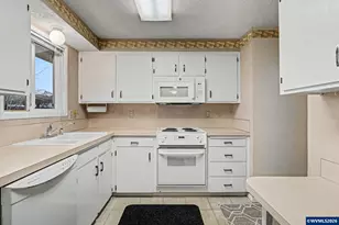 2160 Santiam Dr, Woodburn, OR 97071 - Photo 11